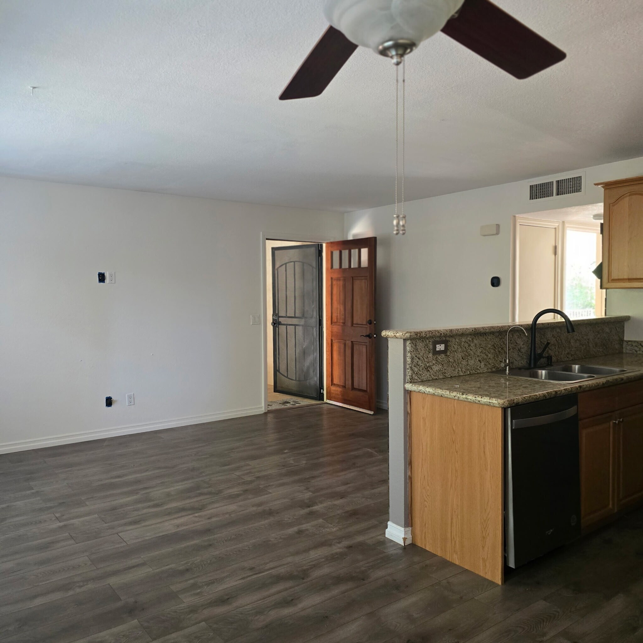 Building Photo - 2616 Alpine Blvd