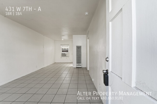 Building Photo - 431 W 7th St