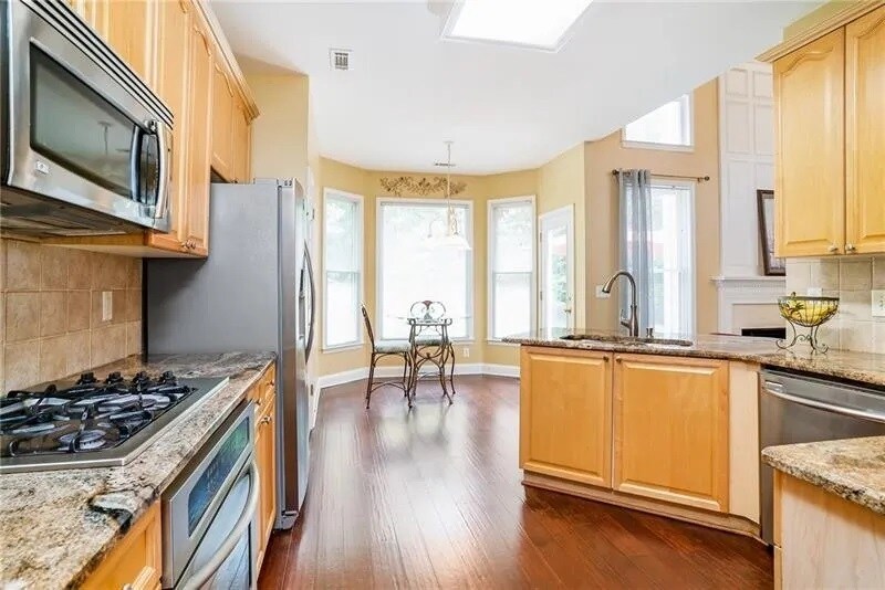 Building Photo - 3915 High Gables E