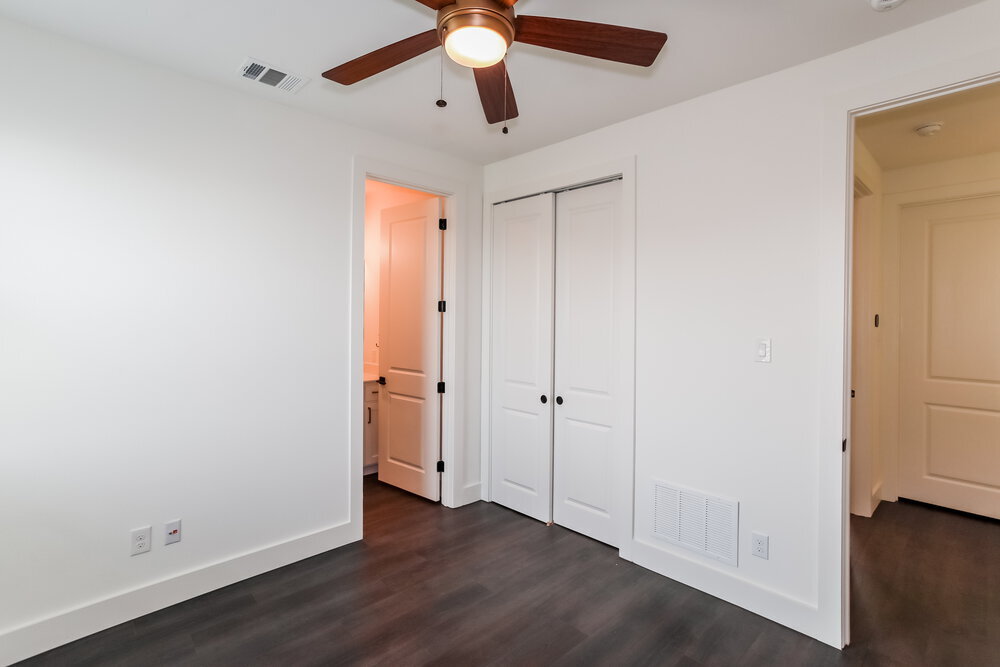 Building Photo - 7137 9th Hole Dr