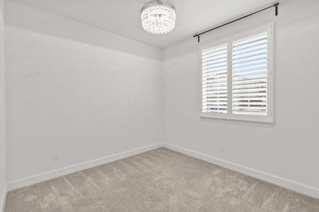 Building Photo - 3 YEARS NEW, BUILT BY LENNAR HOMES, 4 BED, 3 BATH, 2 CAR GARAGE