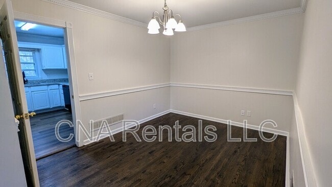 Building Photo - 294 Robin Ln SE