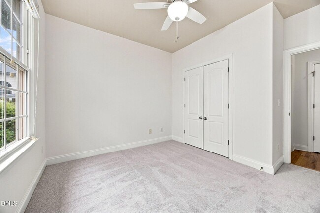 Building Photo - 401 Waverly Hills Dr