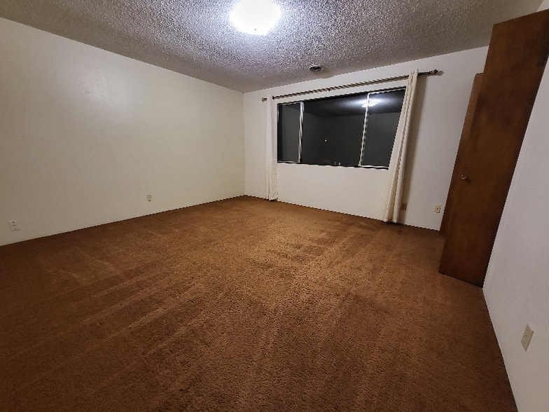 Building Photo - 679 Brookside Ct