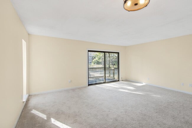 Building Photo - 612 Pine Ridge Pl