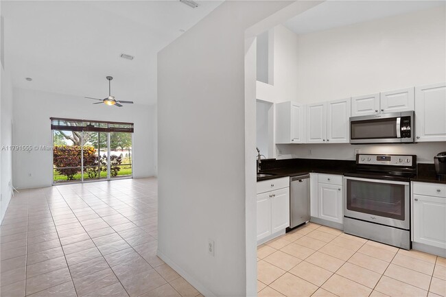 Building Photo - 2561 E Aragon Blvd