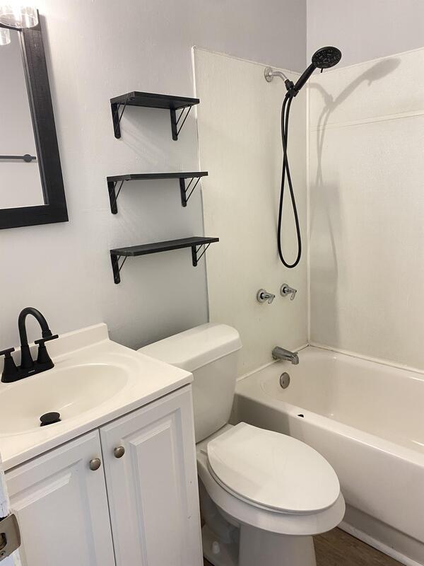 Building Photo - 18272 Sidney Ave