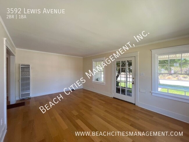 Building Photo - 3592 Lewis Ave