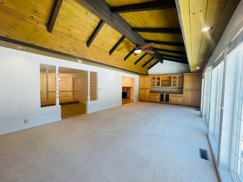 Building Photo - 1150 Stafford Dr