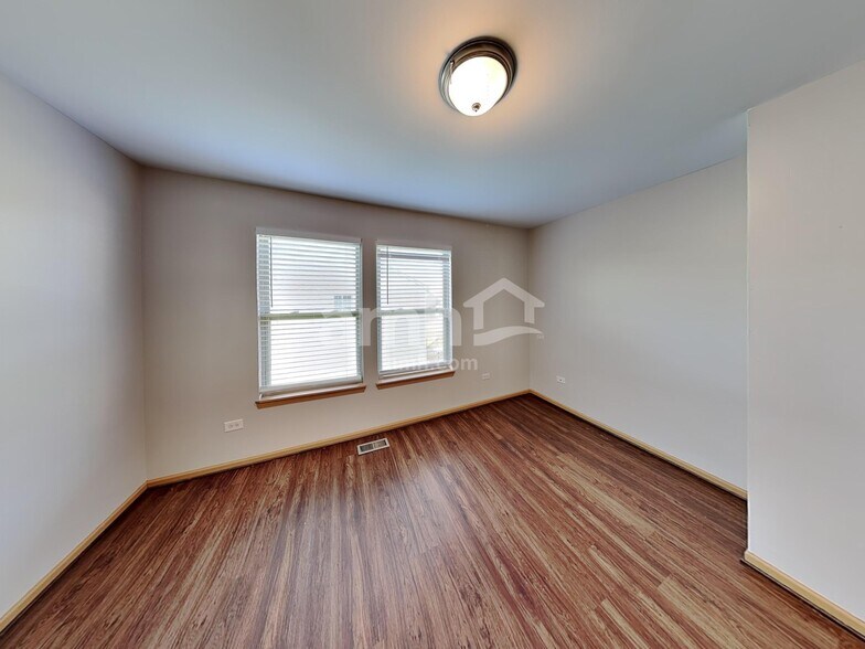 Building Photo - 3226 Kenilworth Ln
