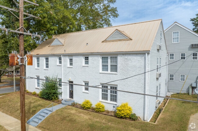 Offering Multiple Points of Accessibility - West Tennessee Street