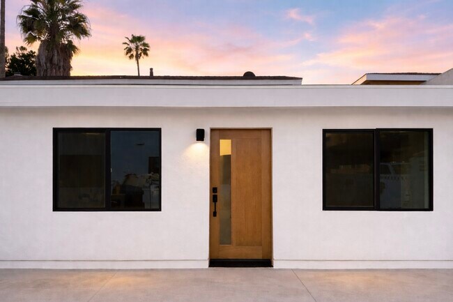 Building Photo - 12527 Cranbrook Ave