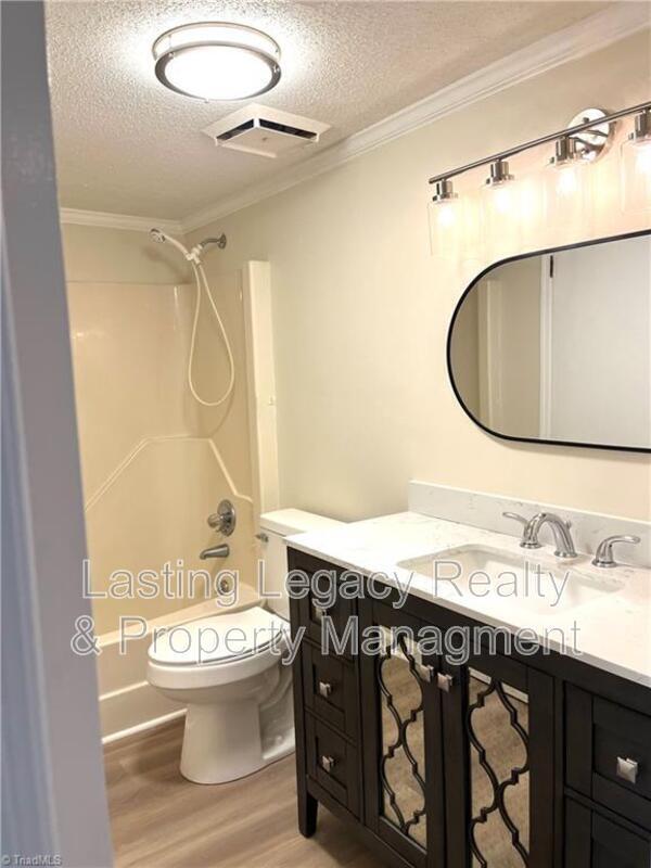 Building Photo - 212 Ridge Forest Ct