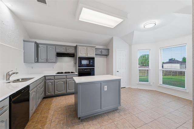 Building Photo - 1720 Avonlea Dr