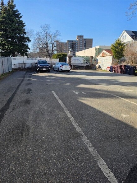 Building Photo - 41 Wolcott St