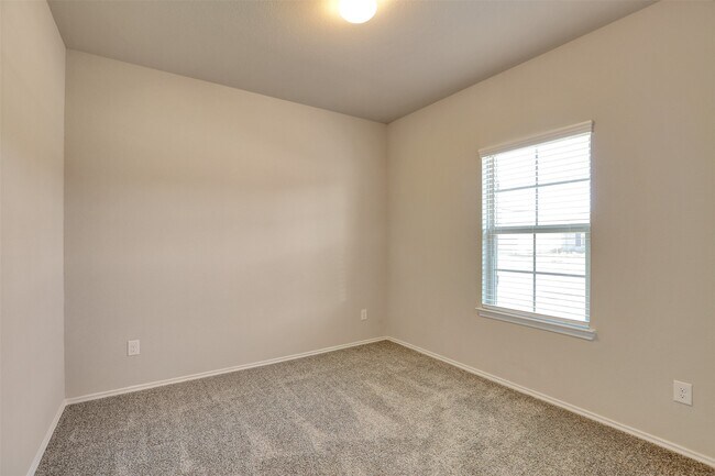 Building Photo - 13845 Rock Island Trl