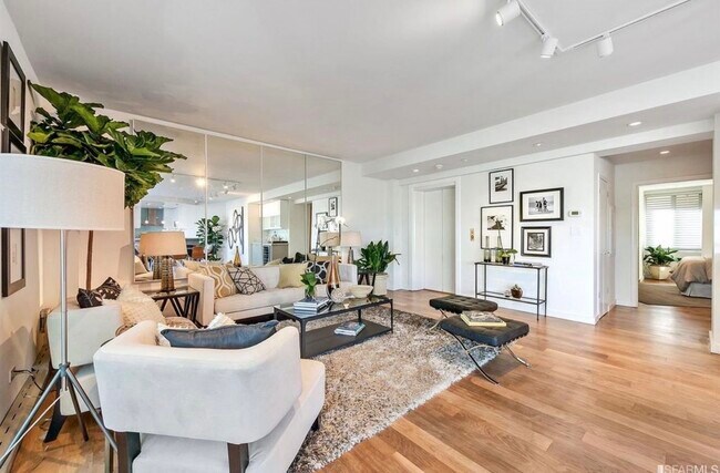 Building Photo - 30 Miller Pl