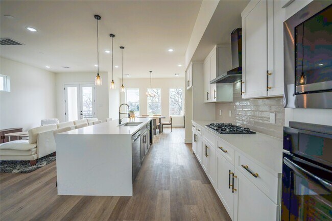 Building Photo - 4107 Dreyfus St