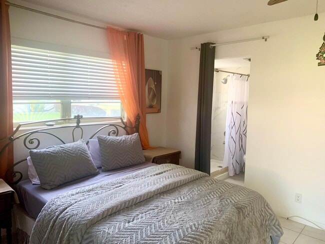 Building Photo - 315 Camden M