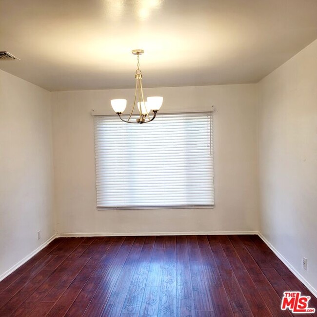 Building Photo - 3760 Wellington Rd