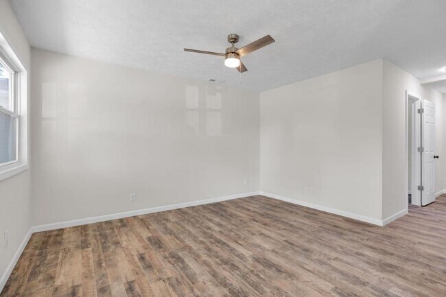 Building Photo - 4109 Weaver Ave