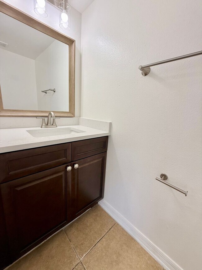 Building Photo - The perfect haven - 4Bedrooms / 2.5Bath family home at Orlando!