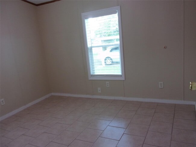 Building Photo - 10030 Cedar Landing Dr