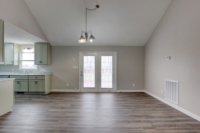 Building Photo - 2481 Clarksville Rd