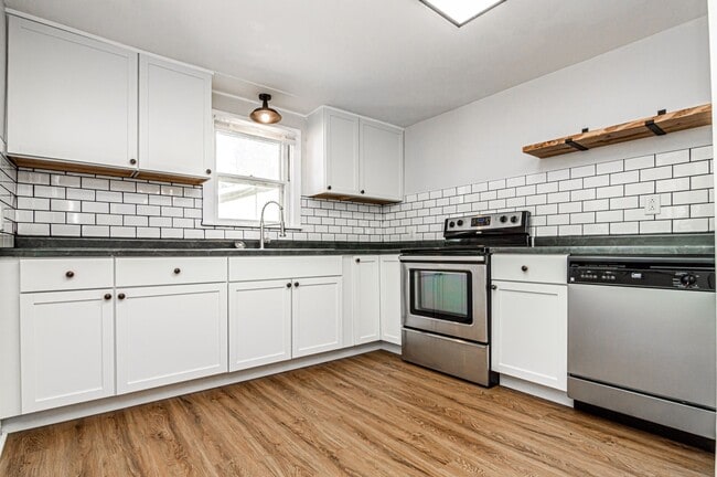 Building Photo - Please View 3D Virtual Walk-Through Before...