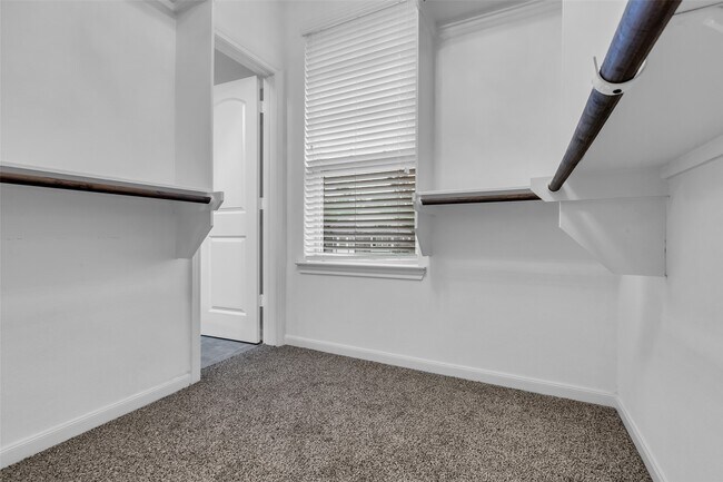 Building Photo - 167 Axlewood Ct