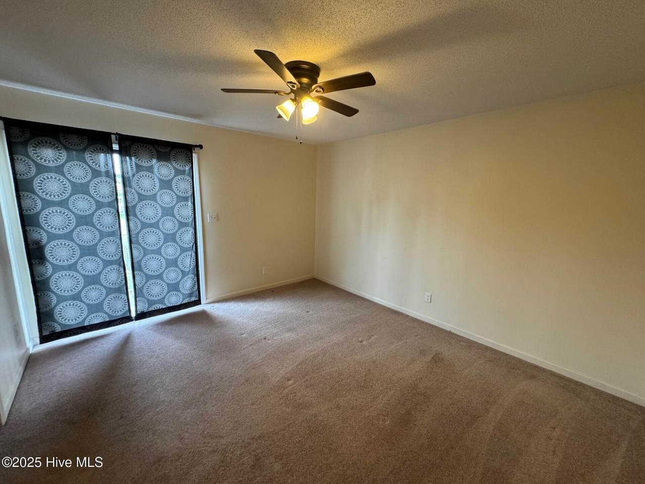 Building Photo - 2536 Flint Dr