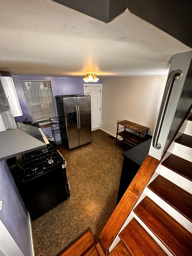 Building Photo - 910 Ramsay St