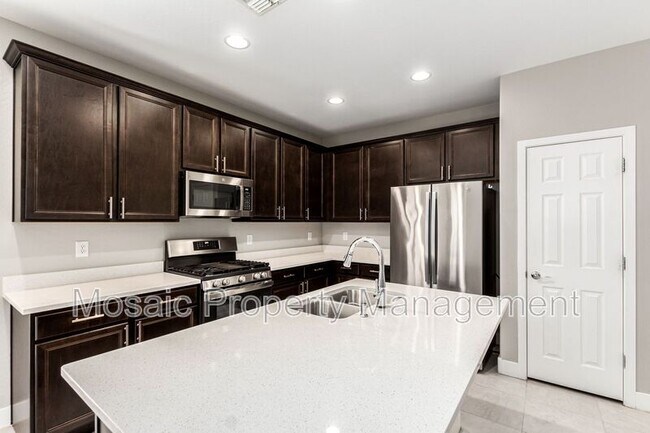 Building Photo - 4046 S 58th Ln