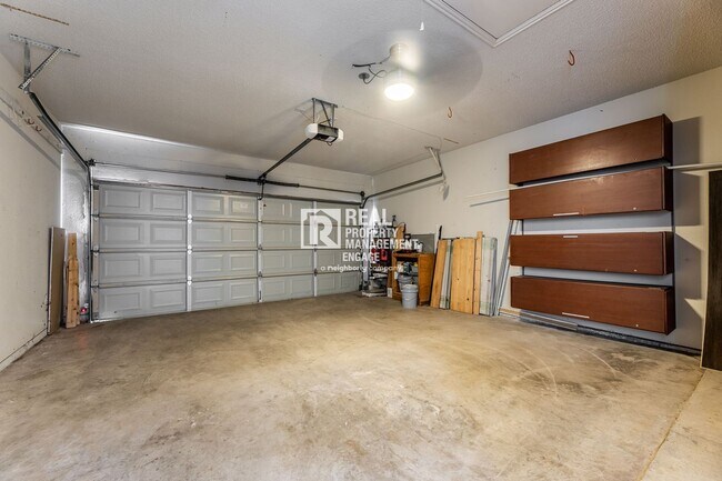 Building Photo - Recently Updated Plano Property with Modern Features and Serene Surroundings