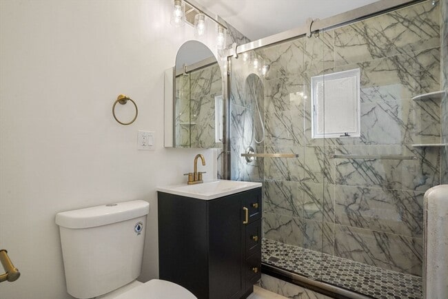 Building Photo - 47 Marshall St