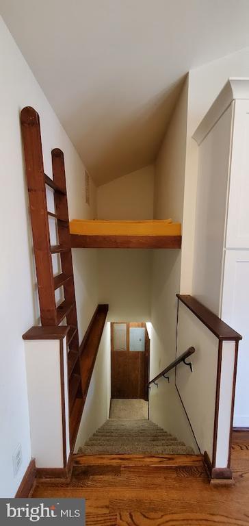 Building Photo - 6721 Springhouse Ln
