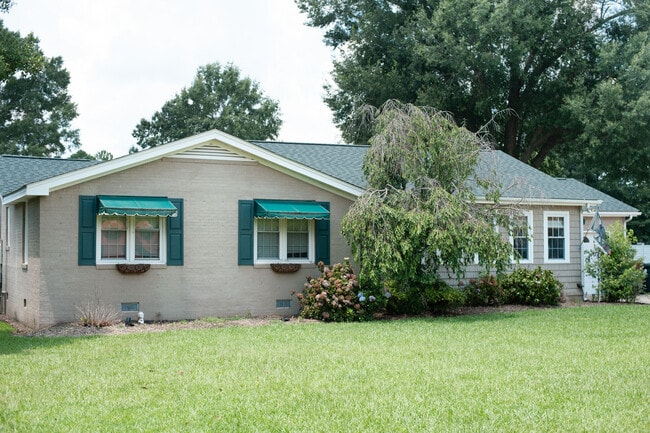 Building Photo - 1782 Chicora Rd