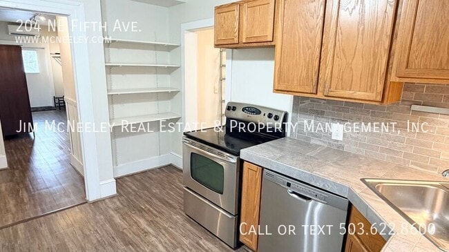 Building Photo - 204 NE Fifth Ave.-