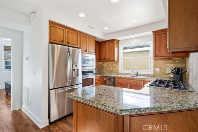 Building Photo - 426 Narcissus Ave