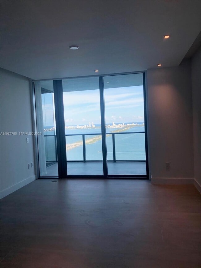 Building Photo - 3131 NE 7th Ave