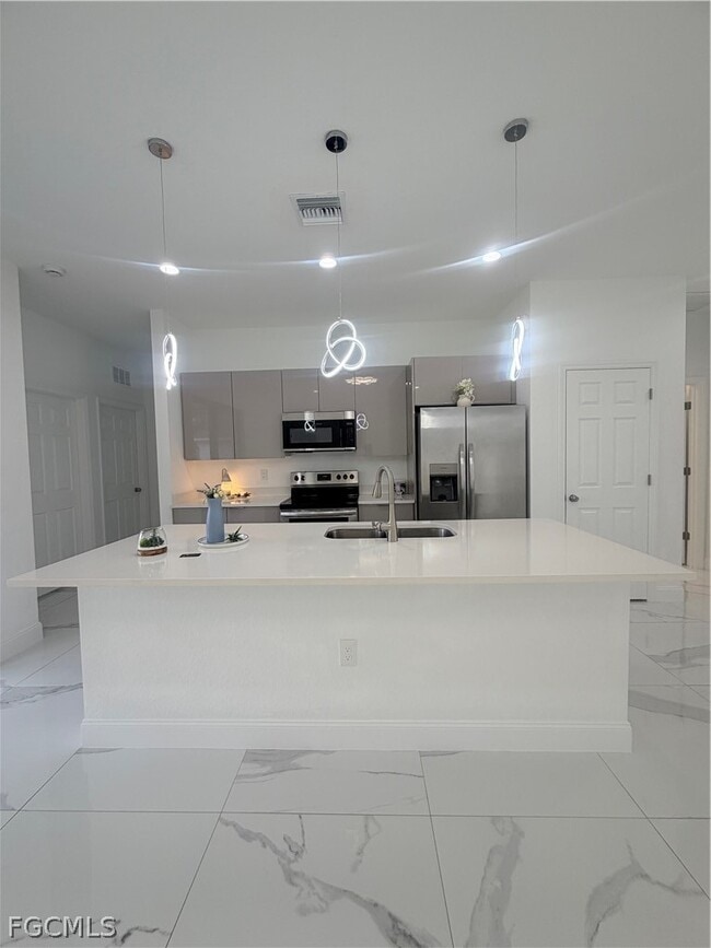 Building Photo - 3804 40th St SW