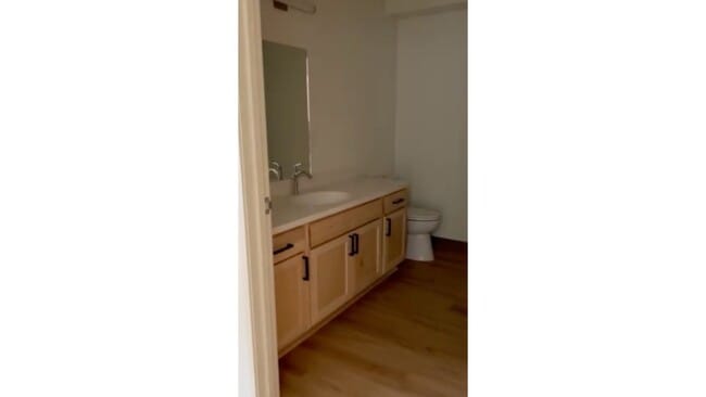 Building Photo - 14910 W River Dr