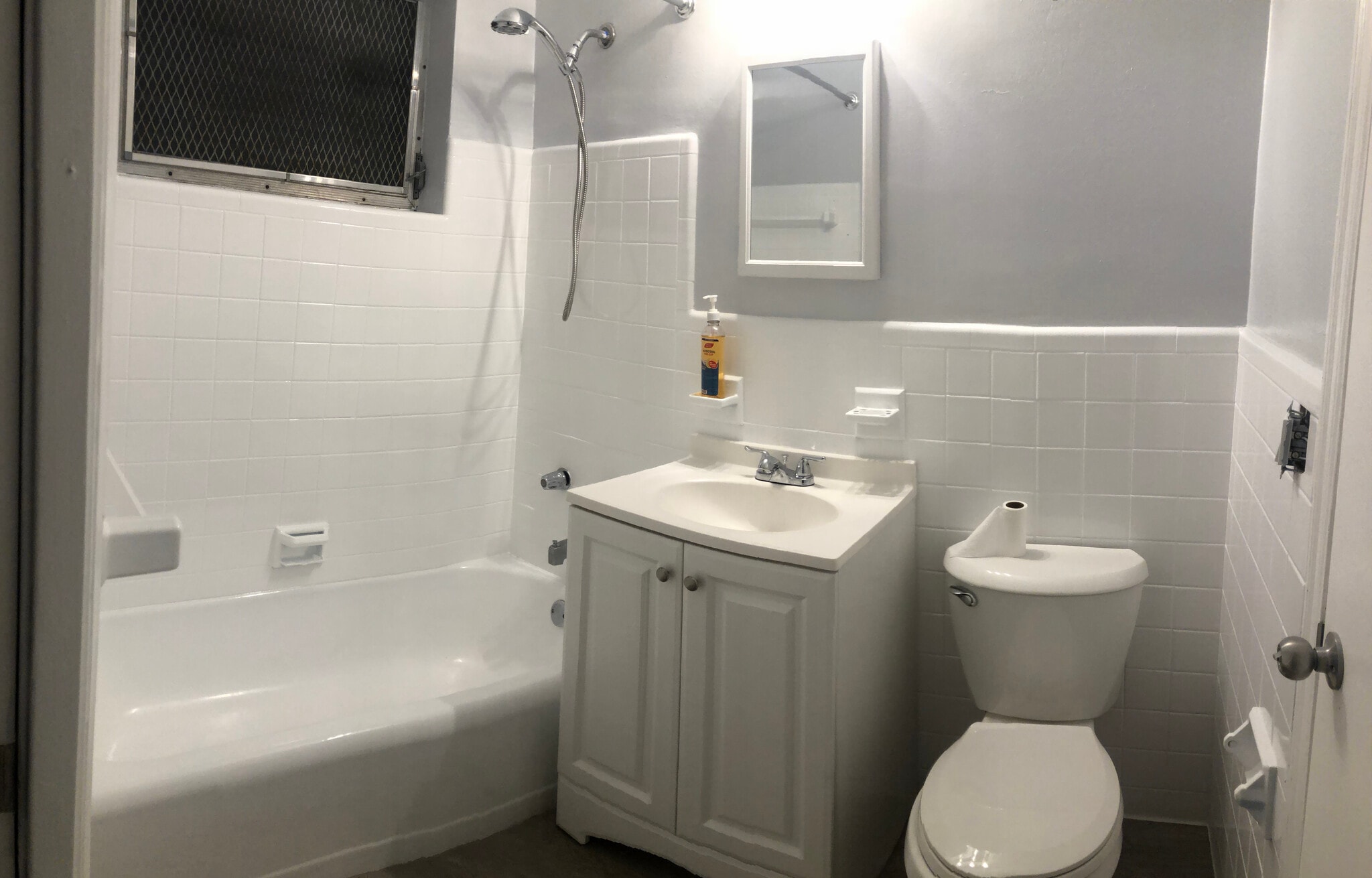 Building Photo - 3315 SW 9th Ter