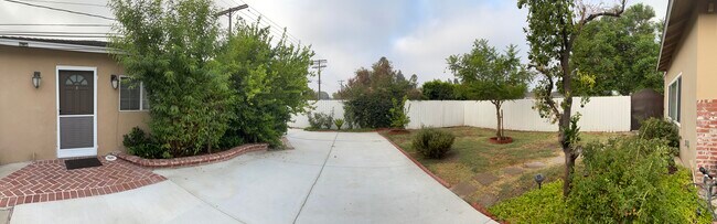 Building Photo - 7236 Oakdale Ave