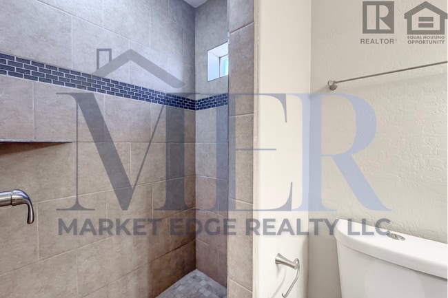 Building Photo - 5Bed/5Bath House at University Dr/Priest Dr! Move-In Ready on 05/07/2026! - 4 CAR CARPORT! NO HOA!