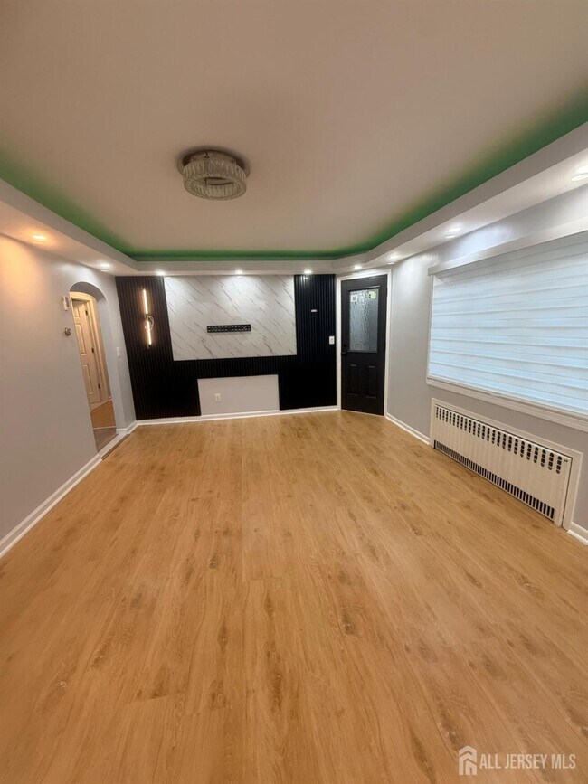 Building Photo - 84 2nd St