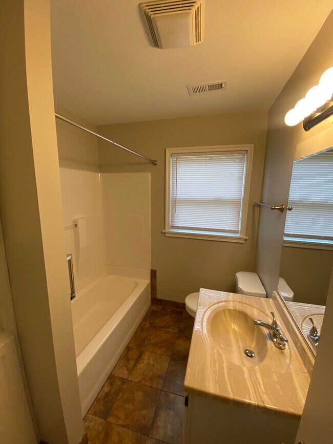 Building Photo - Introducing our charming home in the desirable Chesapeake "ASK ABOUT OUR ZERO DEPOSIT"