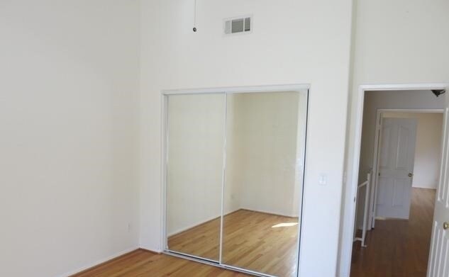 Building Photo - 17726 Kinzie St