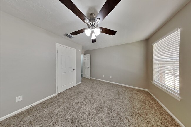 Building Photo - 16054 Pinyon Creek Dr