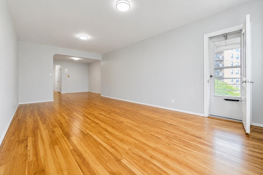Building Photo - 500 Kappock St